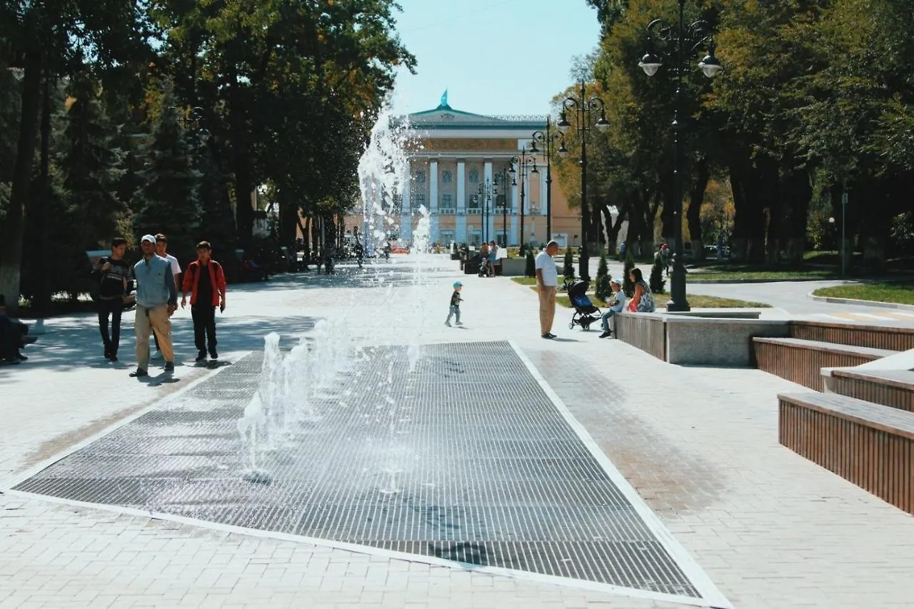Уютная Однокомнатная Квартира В Историческом Центре Города Almaty
